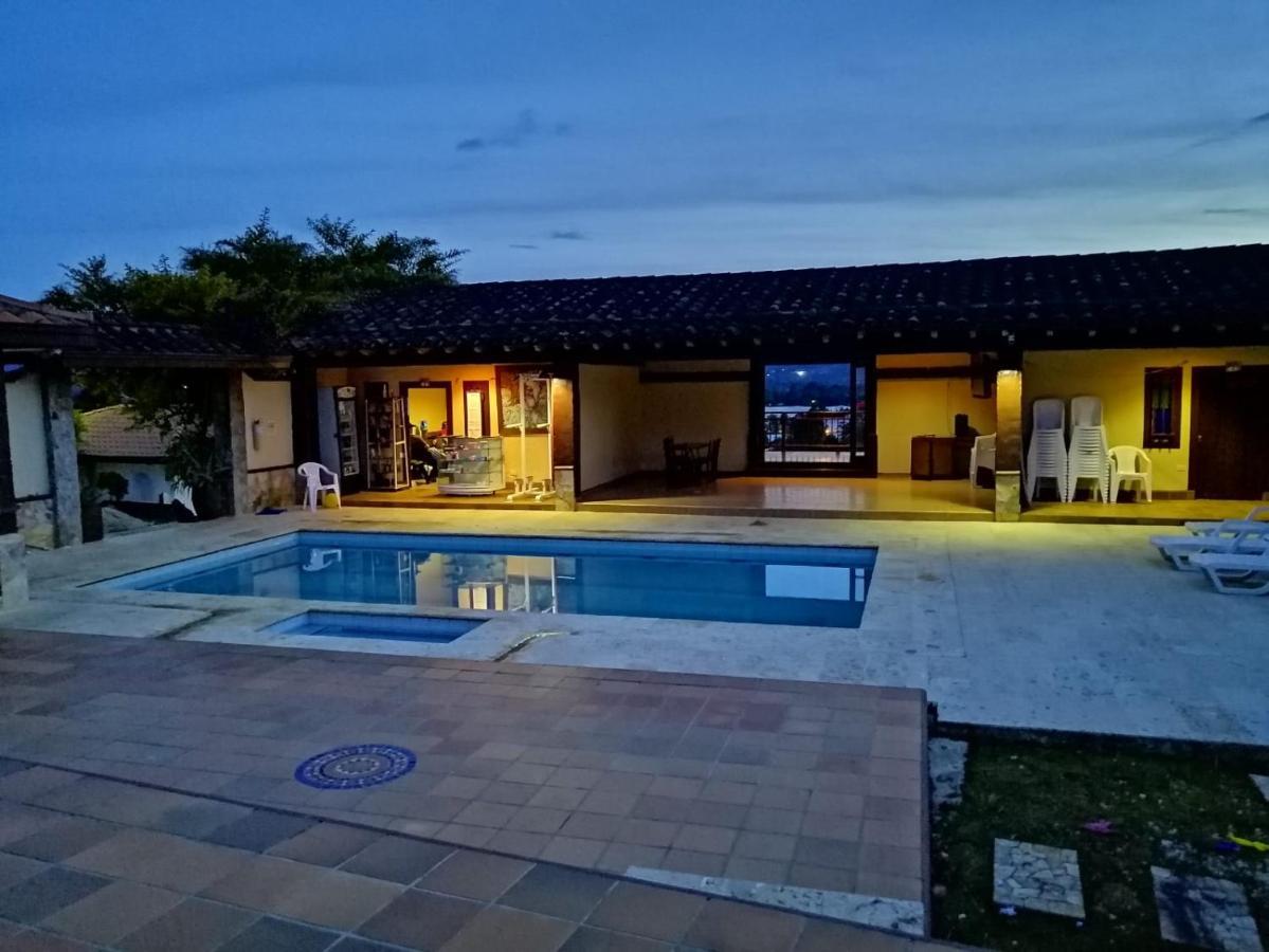 Hostal Hollywood Inn Rionegro Dış mekan fotoğraf