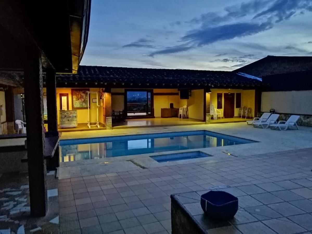 Hostal Hollywood Inn Rionegro Dış mekan fotoğraf
